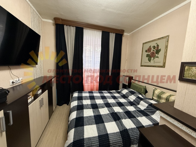 e108fa76b28ffa216d15ef24baccf9f985ae3ba17a61dd54f5d32c1030ea552d